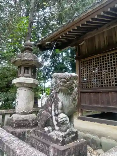 熊野神社の{uncategorized: "未分類", other: "その他", undefined: "問題あり", building: "その他建物", grave: "お墓", sacred_gate: "鳥居", guardian: "狛犬", statue: "像", buddha: "仏像", history: "歴史", nature: "自然", garden: "庭園", animal: "動物", pagoda: "塔", temizu: "手水舎", mountain_gate: "山門・神門", sanctuary: "本殿・本堂", subordinate: "末社・摂社", art: "芸術", scenery: "景色", jizo: "地蔵", ema: "絵馬", goshuin: "御朱印", omikuji: "おみくじ", items: "授与品その他", amulet: "お守り", goshuincho: "御朱印帳", eats: "食事", festival: "お祭り", votive_dance: "神楽", shichigosan: "七五三参", wedding: "結婚式", experience: "体験その他", initially: "初詣", around: "周辺", anti_infection: "感染症対策"}