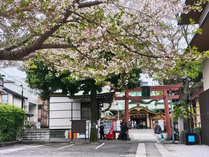 須賀神社の{uncategorized: "未分類", other: "その他", undefined: "問題あり", building: "その他建物", grave: "お墓", sacred_gate: "鳥居", guardian: "狛犬", statue: "像", buddha: "仏像", history: "歴史", nature: "自然", garden: "庭園", animal: "動物", pagoda: "塔", temizu: "手水舎", mountain_gate: "山門・神門", sanctuary: "本殿・本堂", subordinate: "末社・摂社", art: "芸術", scenery: "景色", jizo: "地蔵", ema: "絵馬", goshuin: "御朱印", omikuji: "おみくじ", items: "授与品その他", amulet: "お守り", goshuincho: "御朱印帳", eats: "食事", festival: "お祭り", votive_dance: "神楽", shichigosan: "七五三参", wedding: "結婚式", experience: "体験その他", initially: "初詣", around: "周辺", anti_infection: "感染症対策"}