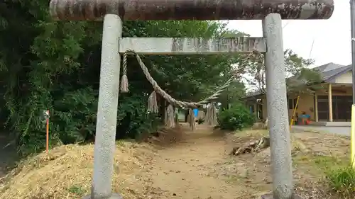 諏訪神社の鳥居