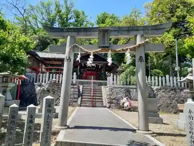 あやめ池神社の鳥居