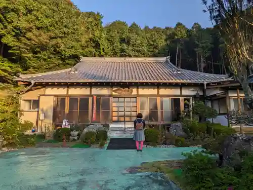 長光寺の本殿