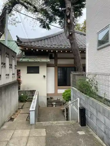 東光寺別院桜ヶ池不動院の{uncategorized: "未分類", other: "その他", undefined: "問題あり", building: "その他建物", grave: "お墓", sacred_gate: "鳥居", guardian: "狛犬", statue: "像", buddha: "仏像", history: "歴史", nature: "自然", garden: "庭園", animal: "動物", pagoda: "塔", temizu: "手水舎", mountain_gate: "山門・神門", sanctuary: "本殿・本堂", subordinate: "末社・摂社", art: "芸術", scenery: "景色", jizo: "地蔵", ema: "絵馬", goshuin: "御朱印", omikuji: "おみくじ", items: "授与品その他", amulet: "お守り", goshuincho: "御朱印帳", eats: "食事", festival: "お祭り", votive_dance: "神楽", shichigosan: "七五三参", wedding: "結婚式", experience: "体験その他", initially: "初詣", around: "周辺", anti_infection: "感染症対策"}
