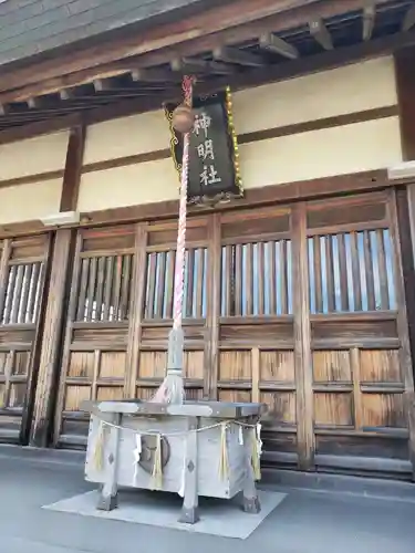 神明社の本殿