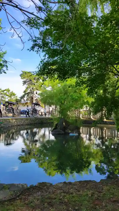 氷室神社の{uncategorized: "未分類", other: "その他", undefined: "問題あり", building: "その他建物", grave: "お墓", sacred_gate: "鳥居", guardian: "狛犬", statue: "像", buddha: "仏像", history: "歴史", nature: "自然", garden: "庭園", animal: "動物", pagoda: "塔", temizu: "手水舎", mountain_gate: "山門・神門", sanctuary: "本殿・本堂", subordinate: "末社・摂社", art: "芸術", scenery: "景色", jizo: "地蔵", ema: "絵馬", goshuin: "御朱印", omikuji: "おみくじ", items: "授与品その他", amulet: "お守り", goshuincho: "御朱印帳", eats: "食事", festival: "お祭り", votive_dance: "神楽", shichigosan: "七五三参", wedding: "結婚式", experience: "体験その他", initially: "初詣", around: "周辺", anti_infection: "感染症対策"}