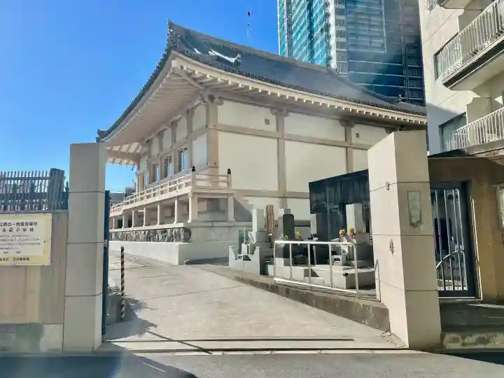 本教寺の{uncategorized: "未分類", other: "その他", undefined: "問題あり", building: "その他建物", grave: "お墓", sacred_gate: "鳥居", guardian: "狛犬", statue: "像", buddha: "仏像", history: "歴史", nature: "自然", garden: "庭園", animal: "動物", pagoda: "塔", temizu: "手水舎", mountain_gate: "山門・神門", sanctuary: "本殿・本堂", subordinate: "末社・摂社", art: "芸術", scenery: "景色", jizo: "地蔵", ema: "絵馬", goshuin: "御朱印", omikuji: "おみくじ", items: "授与品その他", amulet: "お守り", goshuincho: "御朱印帳", eats: "食事", festival: "お祭り", votive_dance: "神楽", shichigosan: "七五三参", wedding: "結婚式", experience: "体験その他", initially: "初詣", around: "周辺", anti_infection: "感染症対策"}
