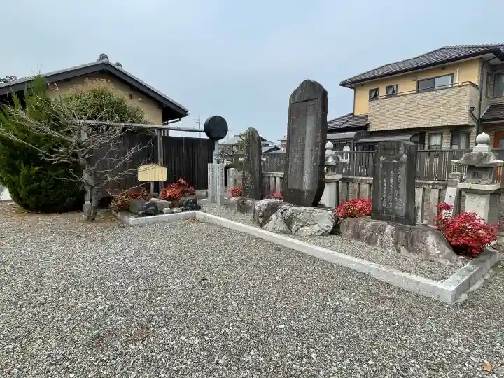 菅原神社の{uncategorized: "未分類", other: "その他", undefined: "問題あり", building: "その他建物", grave: "お墓", sacred_gate: "鳥居", guardian: "狛犬", statue: "像", buddha: "仏像", history: "歴史", nature: "自然", garden: "庭園", animal: "動物", pagoda: "塔", temizu: "手水舎", mountain_gate: "山門・神門", sanctuary: "本殿・本堂", subordinate: "末社・摂社", art: "芸術", scenery: "景色", jizo: "地蔵", ema: "絵馬", goshuin: "御朱印", omikuji: "おみくじ", items: "授与品その他", amulet: "お守り", goshuincho: "御朱印帳", eats: "食事", festival: "お祭り", votive_dance: "神楽", shichigosan: "七五三参", wedding: "結婚式", experience: "体験その他", initially: "初詣", around: "周辺", anti_infection: "感染症対策"}