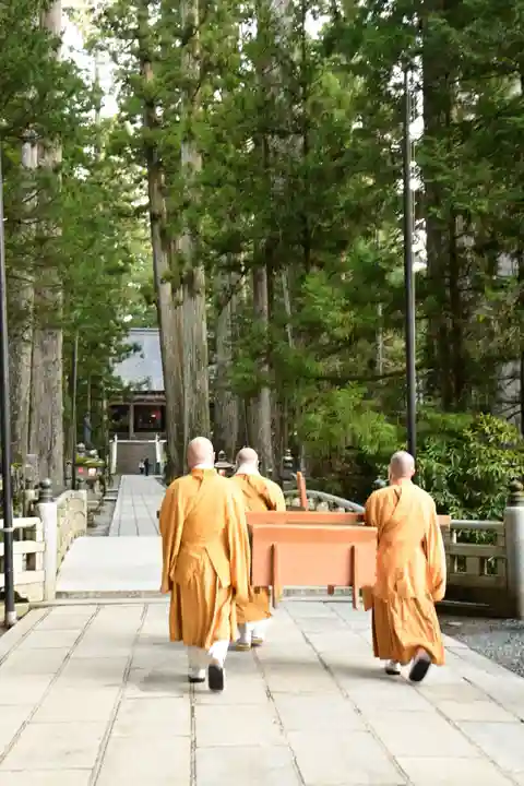 高野山金剛峯寺奥の院(和歌山県)