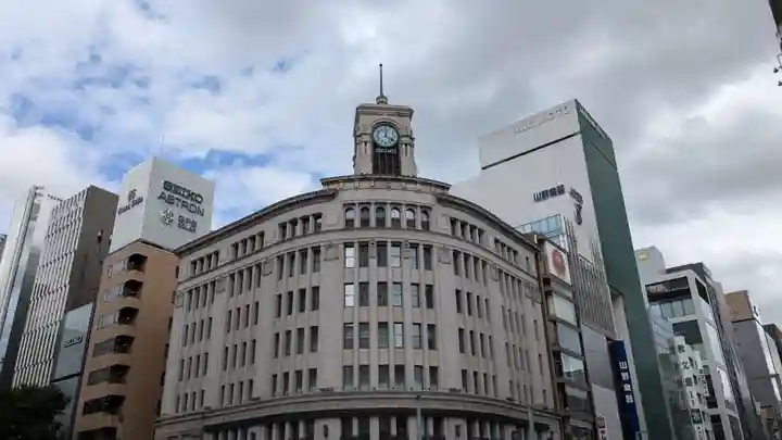 三囲神社銀座摂社の周辺