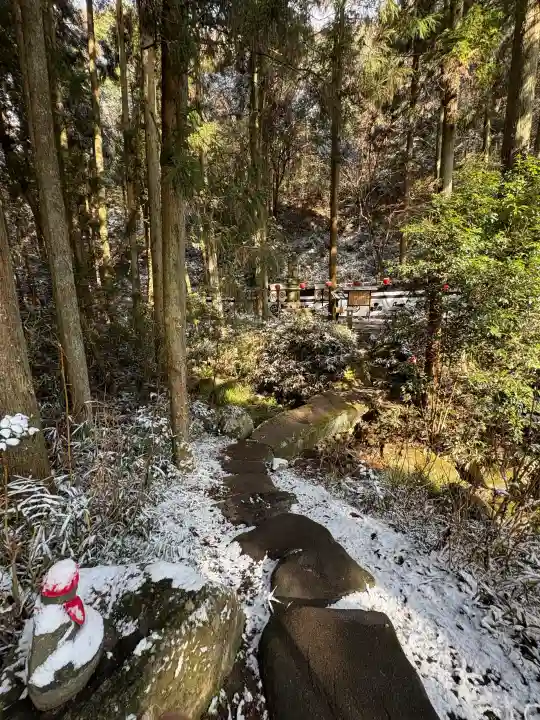 山賊魂稲成神社の{uncategorized: "未分類", other: "その他", undefined: "問題あり", building: "その他建物", grave: "お墓", sacred_gate: "鳥居", guardian: "狛犬", statue: "像", buddha: "仏像", history: "歴史", nature: "自然", garden: "庭園", animal: "動物", pagoda: "塔", temizu: "手水舎", mountain_gate: "山門・神門", sanctuary: "本殿・本堂", subordinate: "末社・摂社", art: "芸術", scenery: "景色", jizo: "地蔵", ema: "絵馬", goshuin: "御朱印", omikuji: "おみくじ", items: "授与品その他", amulet: "お守り", goshuincho: "御朱印帳", eats: "食事", festival: "お祭り", votive_dance: "神楽", shichigosan: "七五三参", wedding: "結婚式", experience: "体験その他", initially: "初詣", around: "周辺", anti_infection: "感染症対策"}