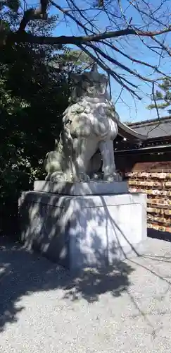 寒川神社の狛犬