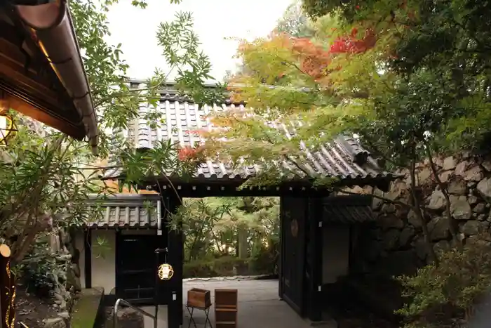 瑞龍寺の山門