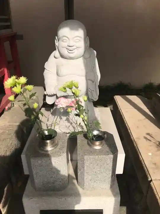 蓮光寺の像