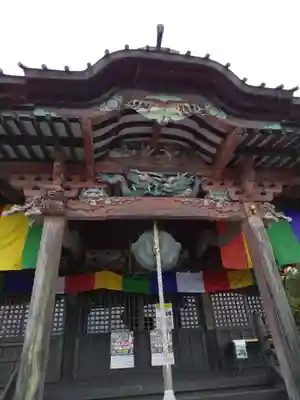 埼玉厄除け開運大師・龍泉寺（切り絵御朱印発祥の寺）の本殿・本堂