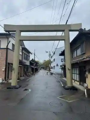 若宮神明社の{uncategorized: "未分類", other: "その他", undefined: "問題あり", building: "その他建物", grave: "お墓", sacred_gate: "鳥居", guardian: "狛犬", statue: "像", buddha: "仏像", history: "歴史", nature: "自然", garden: "庭園", animal: "動物", pagoda: "塔", temizu: "手水舎", mountain_gate: "山門・神門", sanctuary: "本殿・本堂", subordinate: "末社・摂社", art: "芸術", scenery: "景色", jizo: "地蔵", ema: "絵馬", goshuin: "御朱印", omikuji: "おみくじ", items: "授与品その他", amulet: "お守り", goshuincho: "御朱印帳", eats: "食事", festival: "お祭り", votive_dance: "神楽", shichigosan: "七五三参", wedding: "結婚式", experience: "体験その他", initially: "初詣", around: "周辺", anti_infection: "感染症対策"}