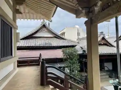 西應寺の{uncategorized: "未分類", other: "その他", undefined: "問題あり", building: "その他建物", grave: "お墓", sacred_gate: "鳥居", guardian: "狛犬", statue: "像", buddha: "仏像", history: "歴史", nature: "自然", garden: "庭園", animal: "動物", pagoda: "塔", temizu: "手水舎", mountain_gate: "山門・神門", sanctuary: "本殿・本堂", subordinate: "末社・摂社", art: "芸術", scenery: "景色", jizo: "地蔵", ema: "絵馬", goshuin: "御朱印", omikuji: "おみくじ", items: "授与品その他", amulet: "お守り", goshuincho: "御朱印帳", eats: "食事", festival: "お祭り", votive_dance: "神楽", shichigosan: "七五三参", wedding: "結婚式", experience: "体験その他", initially: "初詣", around: "周辺", anti_infection: "感染症対策"}