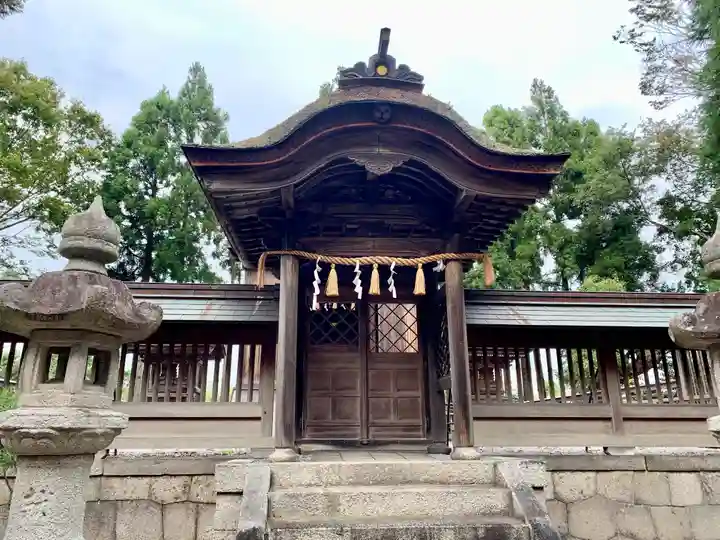 筑摩神社の本殿・本堂