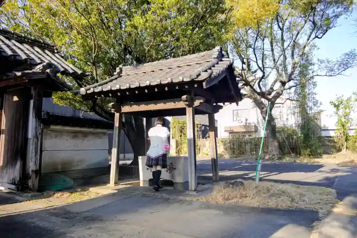 常行院の手水舎