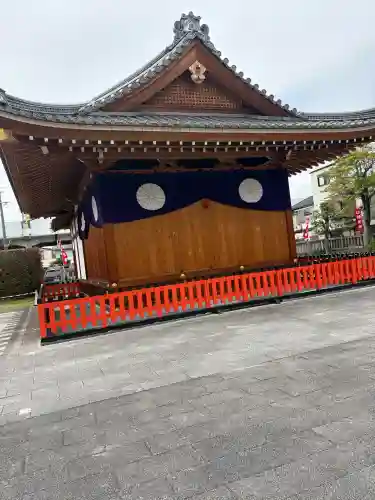 伏見稲荷大社御旅所の{uncategorized: "未分類", other: "その他", undefined: "問題あり", building: "その他建物", grave: "お墓", sacred_gate: "鳥居", guardian: "狛犬", statue: "像", buddha: "仏像", history: "歴史", nature: "自然", garden: "庭園", animal: "動物", pagoda: "塔", temizu: "手水舎", mountain_gate: "山門・神門", sanctuary: "本殿・本堂", subordinate: "末社・摂社", art: "芸術", scenery: "景色", jizo: "地蔵", ema: "絵馬", goshuin: "御朱印", omikuji: "おみくじ", items: "授与品その他", amulet: "お守り", goshuincho: "御朱印帳", eats: "食事", festival: "お祭り", votive_dance: "神楽", shichigosan: "七五三参", wedding: "結婚式", experience: "体験その他", initially: "初詣", around: "周辺", anti_infection: "感染症対策"}