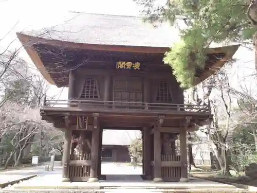 平林寺の山門