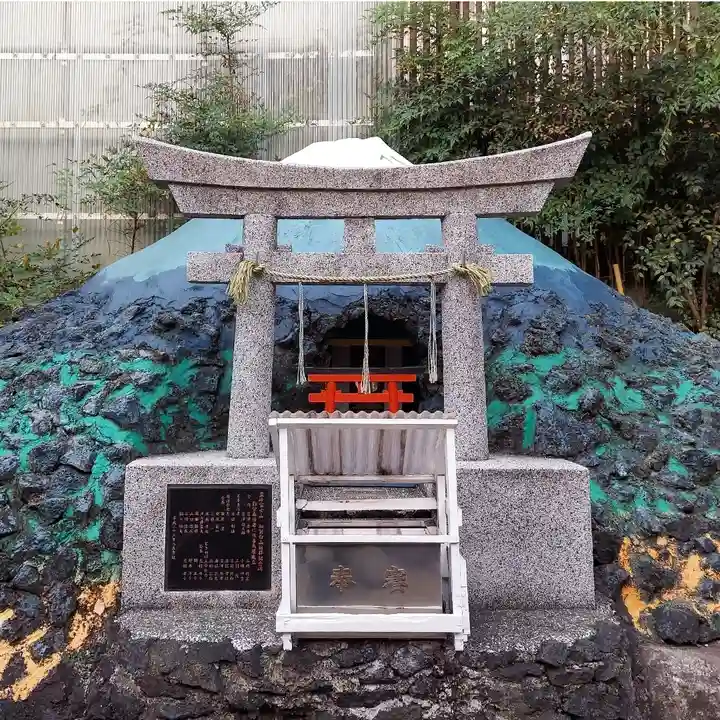 京濱伏見稲荷神社の末社・摂社