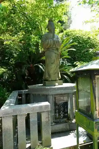 平等寺（三輪山平等寺）の像