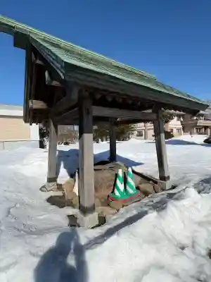 滝川神社の{uncategorized: "未分類", other: "その他", undefined: "問題あり", building: "その他建物", grave: "お墓", sacred_gate: "鳥居", guardian: "狛犬", statue: "像", buddha: "仏像", history: "歴史", nature: "自然", garden: "庭園", animal: "動物", pagoda: "塔", temizu: "手水舎", mountain_gate: "山門・神門", sanctuary: "本殿・本堂", subordinate: "末社・摂社", art: "芸術", scenery: "景色", jizo: "地蔵", ema: "絵馬", goshuin: "御朱印", omikuji: "おみくじ", items: "授与品その他", amulet: "お守り", goshuincho: "御朱印帳", eats: "食事", festival: "お祭り", votive_dance: "神楽", shichigosan: "七五三参", wedding: "結婚式", experience: "体験その他", initially: "初詣", around: "周辺", anti_infection: "感染症対策"}