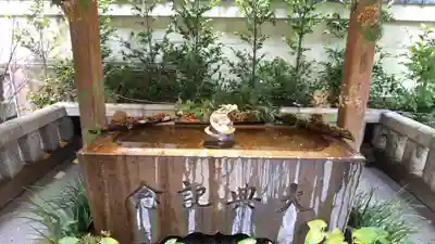 小野照崎神社の手水舎