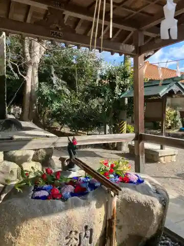 都波岐奈加等神社の{uncategorized: "未分類", other: "その他", undefined: "問題あり", building: "その他建物", grave: "お墓", sacred_gate: "鳥居", guardian: "狛犬", statue: "像", buddha: "仏像", history: "歴史", nature: "自然", garden: "庭園", animal: "動物", pagoda: "塔", temizu: "手水舎", mountain_gate: "山門・神門", sanctuary: "本殿・本堂", subordinate: "末社・摂社", art: "芸術", scenery: "景色", jizo: "地蔵", ema: "絵馬", goshuin: "御朱印", omikuji: "おみくじ", items: "授与品その他", amulet: "お守り", goshuincho: "御朱印帳", eats: "食事", festival: "お祭り", votive_dance: "神楽", shichigosan: "七五三参", wedding: "結婚式", experience: "体験その他", initially: "初詣", around: "周辺", anti_infection: "感染症対策"}