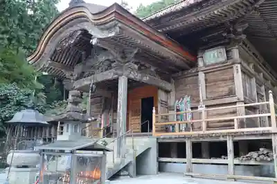 明石寺の本殿・本堂