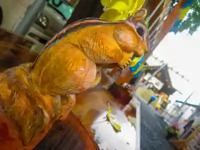 札幌諏訪神社の像