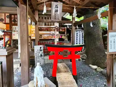洲嵜神社の末社・摂社
