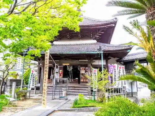 光照寺の本殿・本堂