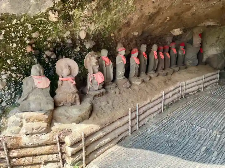韮崎窟観音(山梨県)
