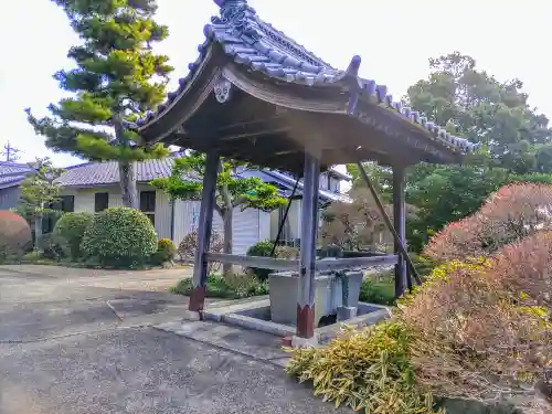 唯称寺の手水舎