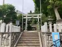 諏訪神社の{uncategorized: "未分類", other: "その他", undefined: "問題あり", building: "その他建物", grave: "お墓", sacred_gate: "鳥居", guardian: "狛犬", statue: "像", buddha: "仏像", history: "歴史", nature: "自然", garden: "庭園", animal: "動物", pagoda: "塔", temizu: "手水舎", mountain_gate: "山門・神門", sanctuary: "本殿・本堂", subordinate: "末社・摂社", art: "芸術", scenery: "景色", jizo: "地蔵", ema: "絵馬", goshuin: "御朱印", omikuji: "おみくじ", items: "授与品その他", amulet: "お守り", goshuincho: "御朱印帳", eats: "食事", festival: "お祭り", votive_dance: "神楽", shichigosan: "七五三参", wedding: "結婚式", experience: "体験その他", initially: "初詣", around: "周辺", anti_infection: "感染症対策"}