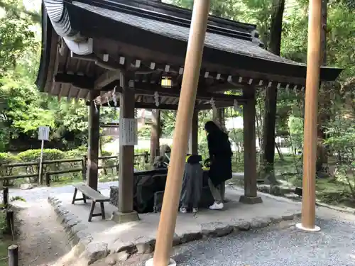 狭井坐大神荒魂神社(狭井神社)の手水舎
