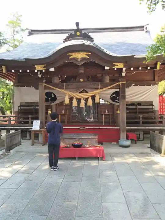 草加神社の本殿・本堂