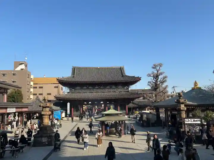 川崎大師(平間寺)の{uncategorized: "未分類", other: "その他", undefined: "問題あり", building: "その他建物", grave: "お墓", sacred_gate: "鳥居", guardian: "狛犬", statue: "像", buddha: "仏像", history: "歴史", nature: "自然", garden: "庭園", animal: "動物", pagoda: "塔", temizu: "手水舎", mountain_gate: "山門・神門", sanctuary: "本殿・本堂", subordinate: "末社・摂社", art: "芸術", scenery: "景色", jizo: "地蔵", ema: "絵馬", goshuin: "御朱印", omikuji: "おみくじ", items: "授与品その他", amulet: "お守り", goshuincho: "御朱印帳", eats: "食事", festival: "お祭り", votive_dance: "神楽", shichigosan: "七五三参", wedding: "結婚式", experience: "体験その他", initially: "初詣", around: "周辺", anti_infection: "感染症対策"}
