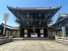 興正寺の山門