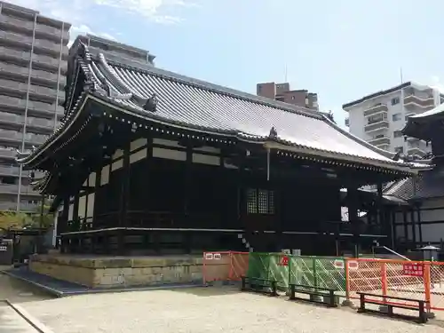 鶴満寺の本殿・本堂