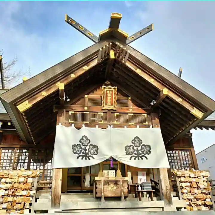 札幌諏訪神社の本殿・本堂