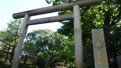 根津神社の鳥居