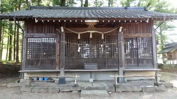 越戸神社の本殿・本堂