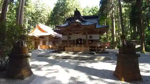 御岩神社の本殿・本堂