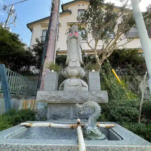 最福寺別院江の島大師の手水舎