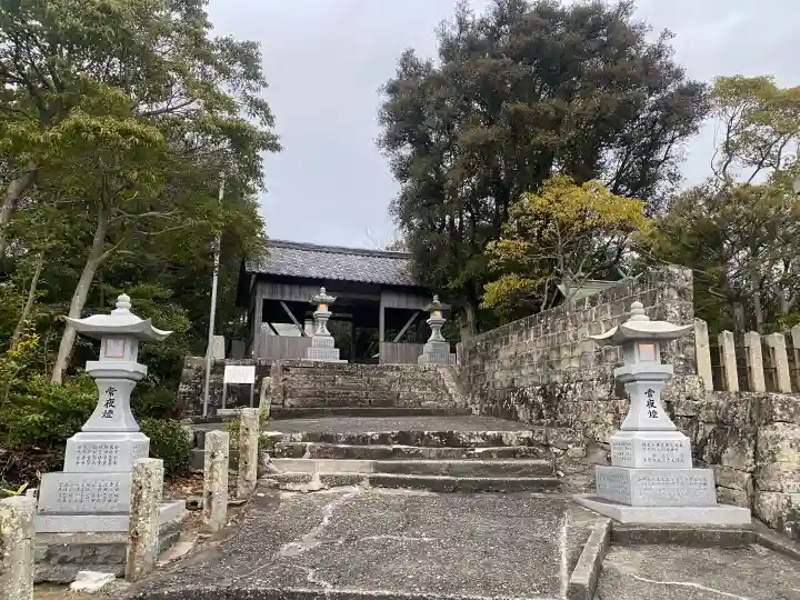 福良八幡神社の{uncategorized: "未分類", other: "その他", undefined: "問題あり", building: "その他建物", grave: "お墓", sacred_gate: "鳥居", guardian: "狛犬", statue: "像", buddha: "仏像", history: "歴史", nature: "自然", garden: "庭園", animal: "動物", pagoda: "塔", temizu: "手水舎", mountain_gate: "山門・神門", sanctuary: "本殿・本堂", subordinate: "末社・摂社", art: "芸術", scenery: "景色", jizo: "地蔵", ema: "絵馬", goshuin: "御朱印", omikuji: "おみくじ", items: "授与品その他", amulet: "お守り", goshuincho: "御朱印帳", eats: "食事", festival: "お祭り", votive_dance: "神楽", shichigosan: "七五三参", wedding: "結婚式", experience: "体験その他", initially: "初詣", around: "周辺", anti_infection: "感染症対策"}