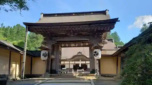 高野山金剛峯寺の山門