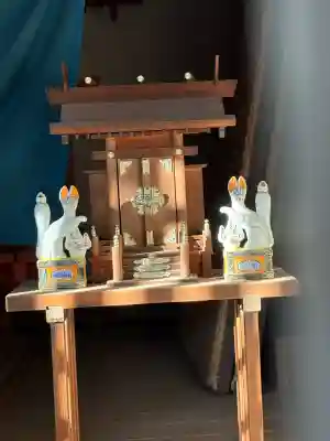 御陣屋稲荷神社の{uncategorized: "未分類", other: "その他", undefined: "問題あり", building: "その他建物", grave: "お墓", sacred_gate: "鳥居", guardian: "狛犬", statue: "像", buddha: "仏像", history: "歴史", nature: "自然", garden: "庭園", animal: "動物", pagoda: "塔", temizu: "手水舎", mountain_gate: "山門・神門", sanctuary: "本殿・本堂", subordinate: "末社・摂社", art: "芸術", scenery: "景色", jizo: "地蔵", ema: "絵馬", goshuin: "御朱印", omikuji: "おみくじ", items: "授与品その他", amulet: "お守り", goshuincho: "御朱印帳", eats: "食事", festival: "お祭り", votive_dance: "神楽", shichigosan: "七五三参", wedding: "結婚式", experience: "体験その他", initially: "初詣", around: "周辺", anti_infection: "感染症対策"}