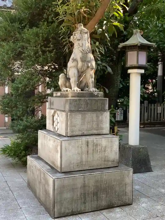 鳥越神社の狛犬