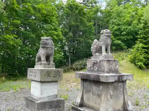 温根別神社の狛犬